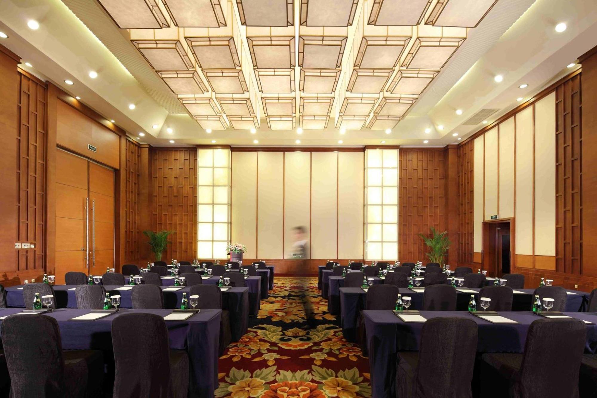 Holiday Inn Chengdu Century City-Easttower Экстерьер фото